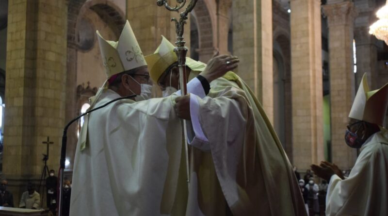 Mons. Percy Galván toma posesión como Arzobispo de la Arquidiócesis de La Paz